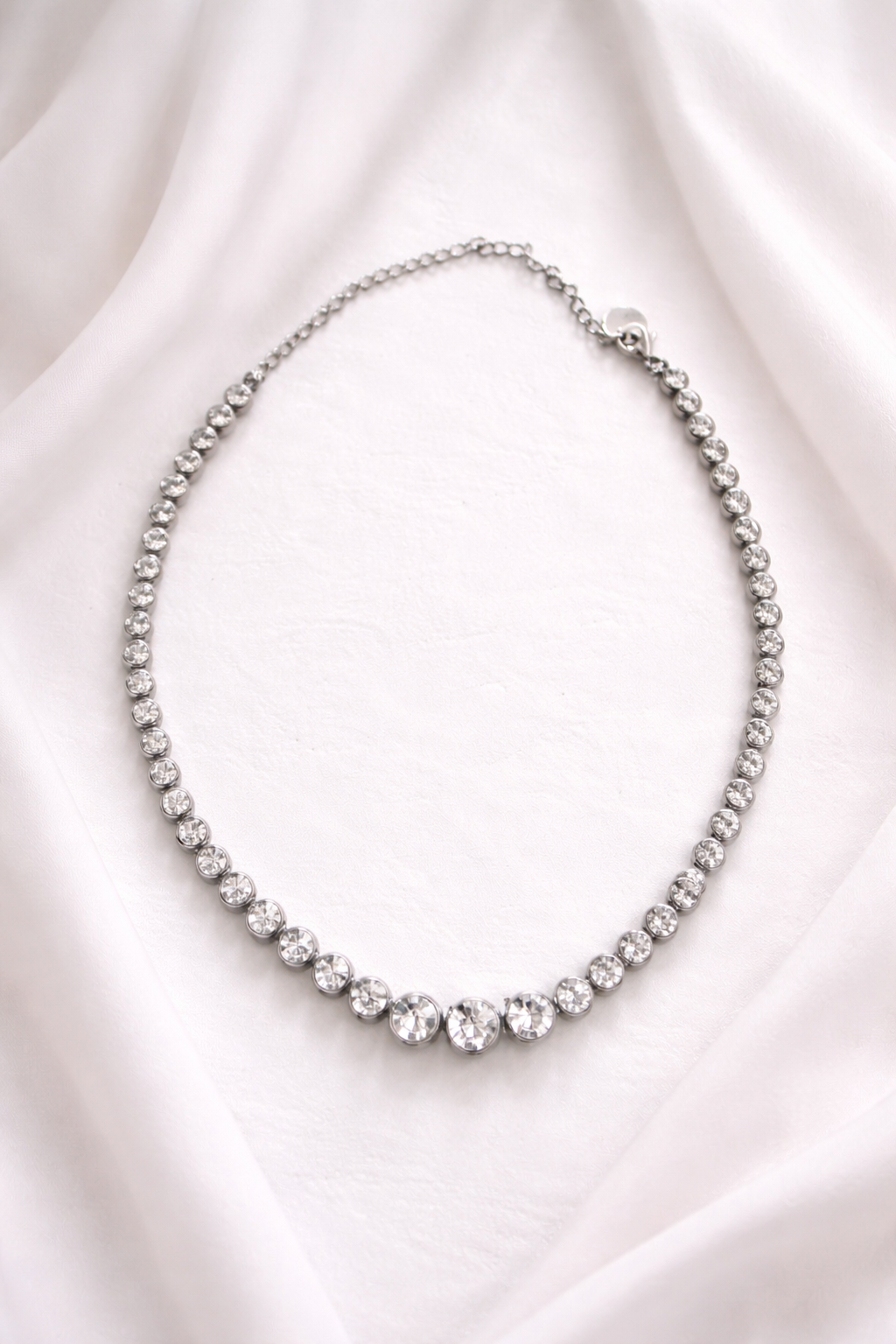 White Reflex Necklace